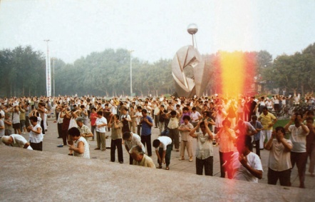 Trên thân họ mang theo ánh sáng! (Ảnh)