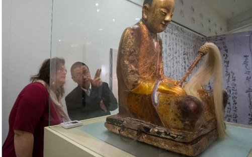 Chụp CT Scan tiết lộ Tượng Phật chứa Xác ướp bên trong (Video)