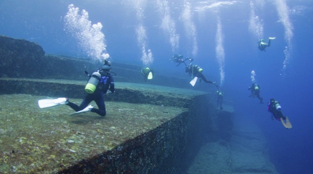 Kim tự tháp Yonaguni huyền bí dưới đáy biển Nhật Bản