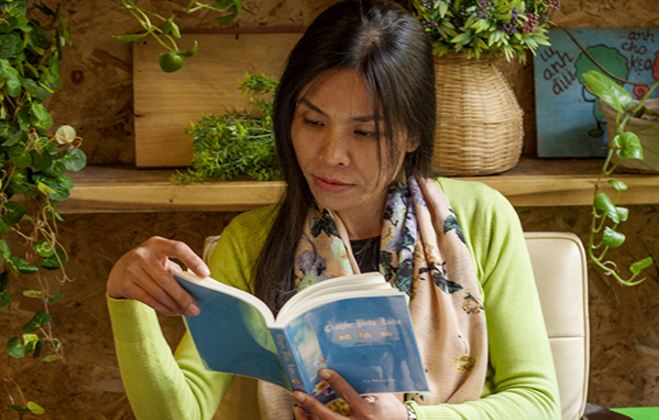 Trải nghiệm phi thường của nữ nhà báo tìm lại đôi mắt sáng khi cận kề bóng tối vĩnh viễn…