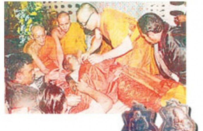 Chuyện thần kỳ: Thi thể nhà sư vẫn nguyên vẹn sau khi hỏa táng