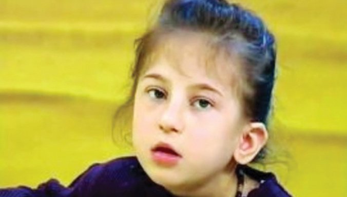 Xuất hiện cô bé được cho là “truyền nhân” của nhà tiên tri Vanga