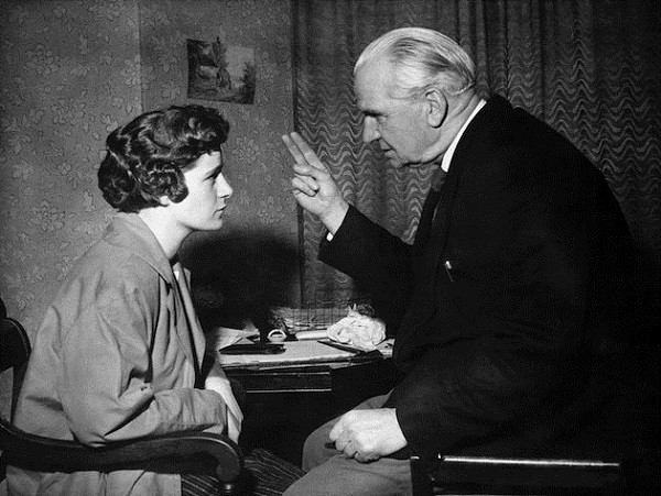 Trải qua thôi miên biết được tiền kiếp, học được cách yêu thương và tha thứ