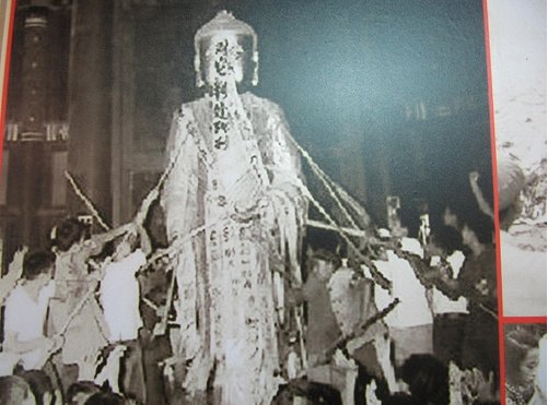 Kết cục phải nhận khi không tin Thần Phật, đập phá chùa miếu