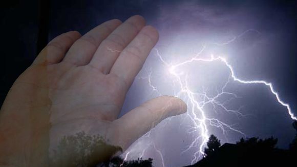 Người mẹ kế rắp tâm hại chết con chồng, may hối cải kịp thời nên không bị sét đánh chết