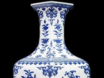 Bình hoa cổ giá gần 1 triệu Usd bị làm vật chặn cửa hàng chục năm