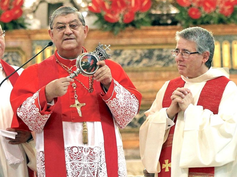 “Phép màu máu Thánh” không xảy ra, dân Italia lo sợ năm 2017 sẽ gặp nhiều thảm họa