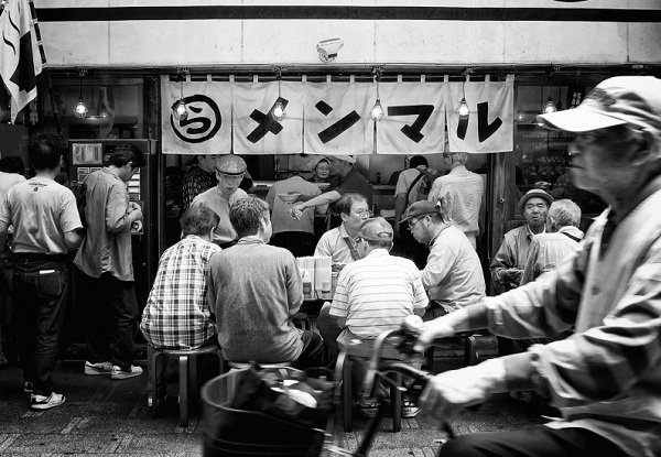 Câu chuyện bát mì đêm giao thừa – Xin đừng quên rằng cuộc sống vẫn còn lòng nhân ái!