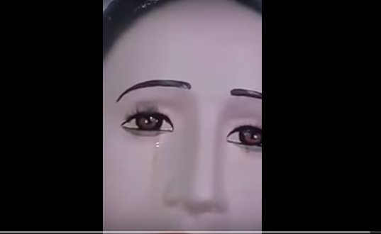 Tượng Đức Mẹ ở Thanh Hóa bất ngờ chảy nước mắt, nhiều người nô nức đến hành hương (Video)