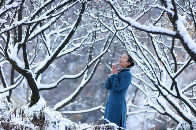 Cô gái trẻ lên núi Chung Nam ẩn cư, sống cuộc sống tiêu diêu tự tại