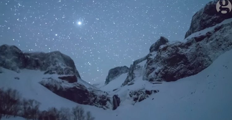 Mưa sao băng Lyrids rực sáng trời đêm Trung Quốc