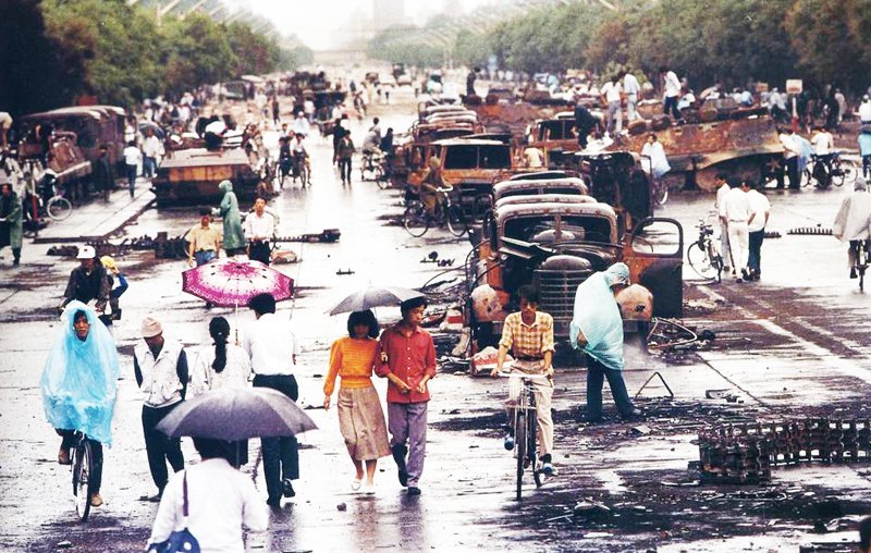 Câu chuyện kể lại: Oan hồn những Sinh Viên tại Thiên An Môn hiển linh xin được dẫn về nhà