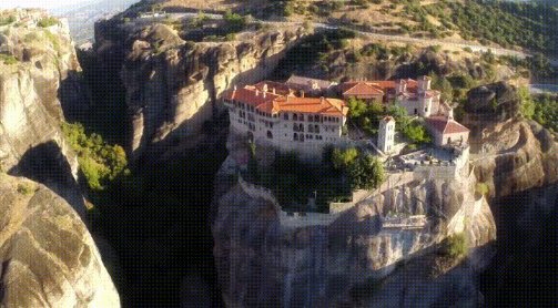 Quần thể tu viện nằm giữa không trung ở Hy Lạp, tách biệt với thế giới