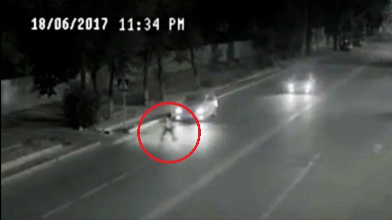 Video: Cô bé thoát chết kỳ diệu trước đầu xe hơi nhờ một ‘Superman’