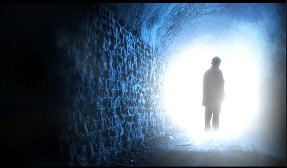 Câu chuyện luân hồi: Lạm quyền trục lợi đời trước, bất hạnh bám đuổi đời này