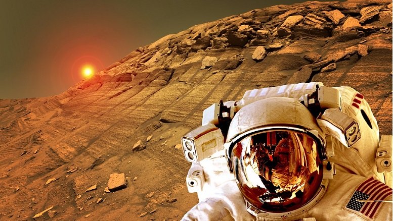 Cựu nhân viên NASA tiết lộ đã từng thấy con người đi bộ trên sao Hỏa