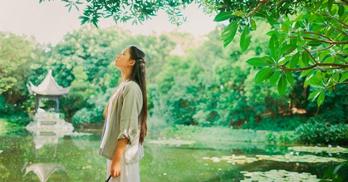 Nước càng nhạt lại càng trong, lòng càng lãnh đạm thì càng an nhiên