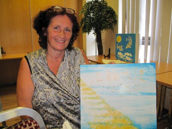 30 năm không thể đi bộ, một ngày kia cô Ann Teurlings đã có thể chạy được nhờ thực hành môn tu luyện cổ xưa