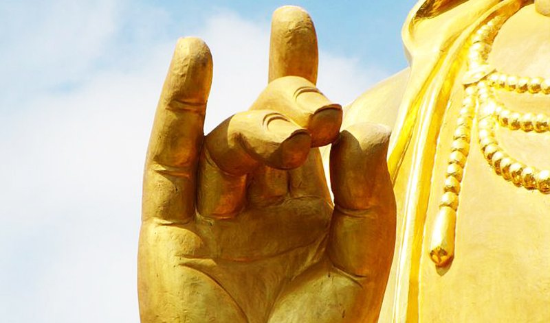 Người đối xử tệ với bạn chính là đang gánh nghiệp giúp bạn