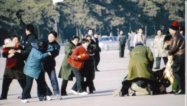 Ngày này năm xưa: Tội ác bức hại hàng triệu học viên Pháp Luân Công tại Trung Quốc