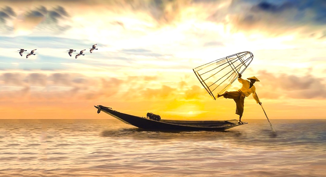 Lòng tốt của chàng lái đò làm cảm động các vị Thần tiên,  tấm vải bố được tặng giúp chàng trai bay lên thiên giới