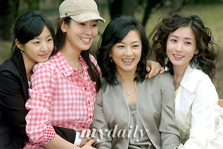 Nhớ lại tiền kiếp qua thôi miên hồi quy: Mối nhân duyên giữa bốn chị em