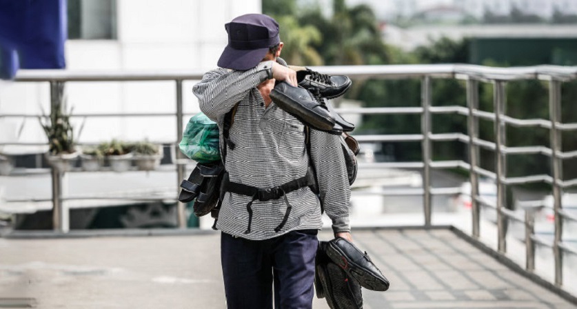 Nợ tất phải hoàn trả: Chuyện trả nợ của anh bán giày