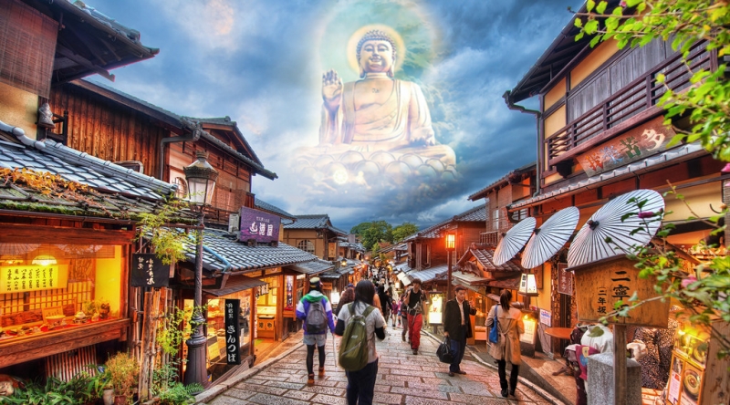 Trong cõi u minh, có một đôi mắt đang dõi theo từng ý từng niệm của chúng ta