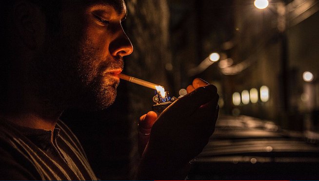 Chỉ với vài câu hỏi hiếu kỳ, con trai 5 tuổi giúp bố cai hẳn chứng nghiện thuốc lá lâu năm!