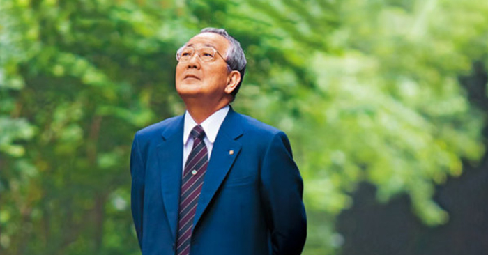 Người thành công luôn nhìn vào thiếu sót bản thân, kẻ thất bại luôn bình phẩm lỗi lầm người khác