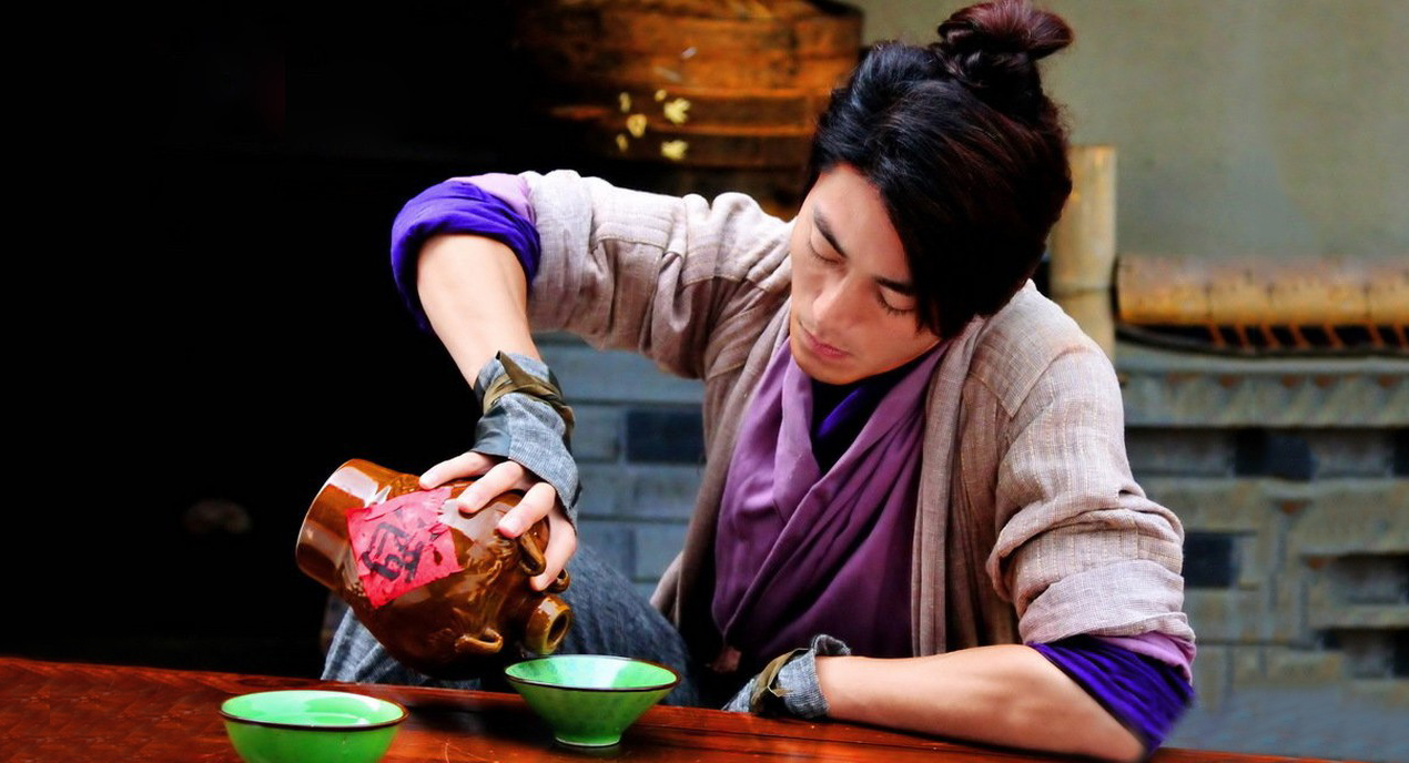 Rượu thời xưa rốt cuộc bao nhiêu độ mà các hảo hán uống mãi không say?