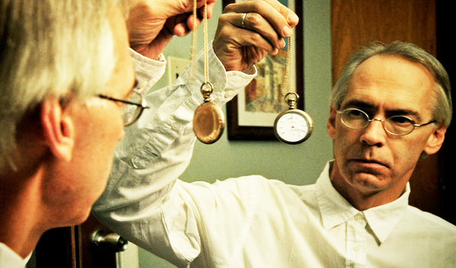 Thuật thôi miên có thể xuyên qua thời không, tiến nhập vào thế giới bên kia