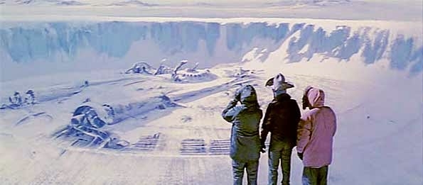 Căn cứ UFO khổng lồ tồn tại trong lòng đất