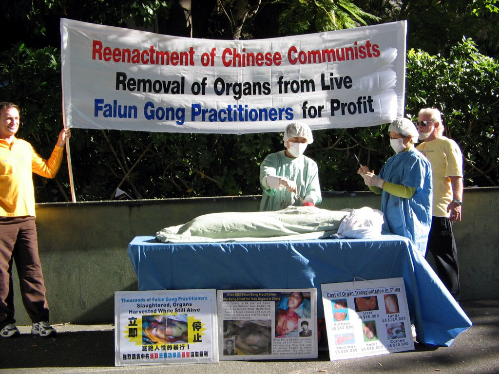 Nạn mổ cướp nội tạng: Một giây bạn lắng nghe, thêm một người được cứu