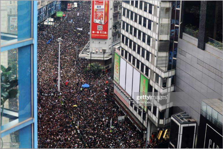 Biển người Hồng Kông tiếp tục xuống đường biểu tình đòi bà Carrie Lam từ chức, hủy luật dẫn độ (Trực tiếp)