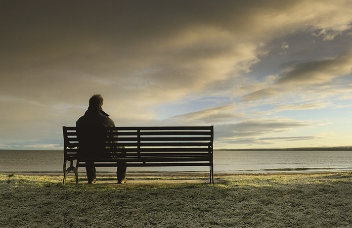 Danh lợi tựa mây khói