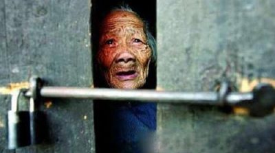 Cho mẹ chồng uống nước rửa chân, ở trong nhà cũng bị sét đánh chết