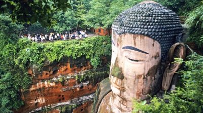 Tượng Thần Phật rơi lệ khắp nơi, điều gì đang chờ đợi thế gian con người?