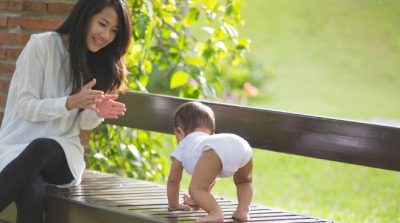 Nhìn cách trẻ học đi, lĩnh hội đạo lý làm người