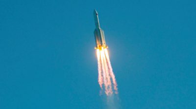 Tên lửa Trung Quốc đang rơi xuống Trái Đất mất kiểm soát