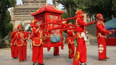 Cô dâu đi vào nhầm nhà, là ngẫu nhiên hay do Thiên ý?